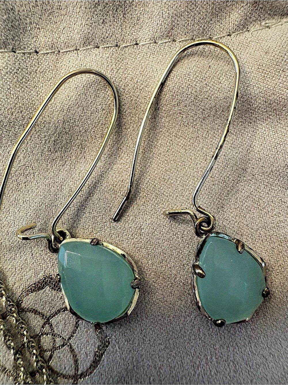 Kendra Scott Retired Kiri Necklace & Allison Earrings Chalcedony Gold Set - Picture 2 of 7